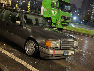 Mercedes Series (W124)