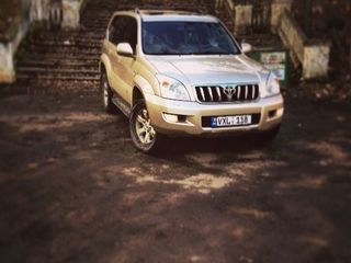 Toyota Land Cruiser Prado foto 3