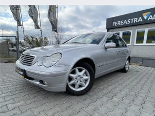 Mercedes C-Class foto 1