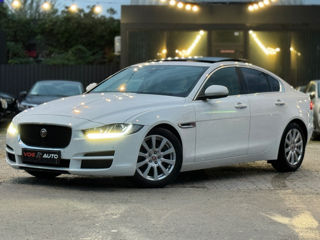 Jaguar XE foto 1