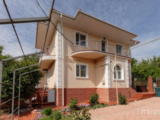 Se vinde casă în zona de vile, Poiana Bradului, Tohatin, Chișinău