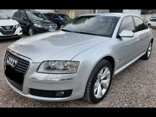 Audi A8 foto 1