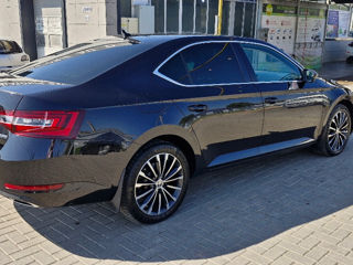 Skoda Superb foto 3