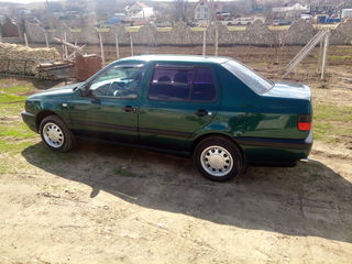 Volkswagen Vento foto 4