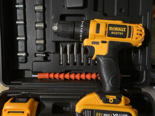 Шуруповерт DeWALT foto 2