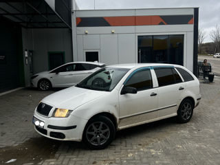 Skoda Fabia foto 2