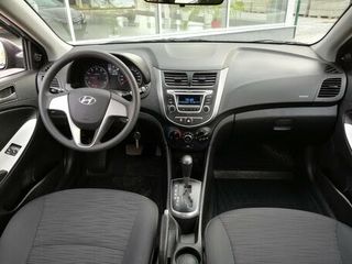 Hyundai Accent foto 8