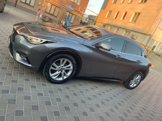 Infiniti Q30 foto 3