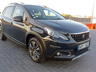 Peugeot 2008 foto 2