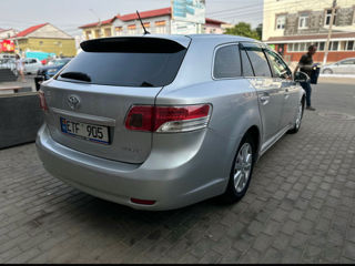 Toyota Avensis foto 6