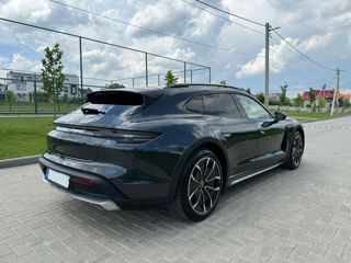 Porsche Taycan foto 8