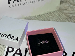 Pandora Sparkling Pink Bow Ring foto 2