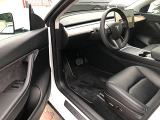 Tesla Model Y foto 7