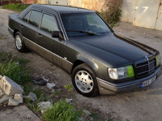 Mercedes Series (W124)