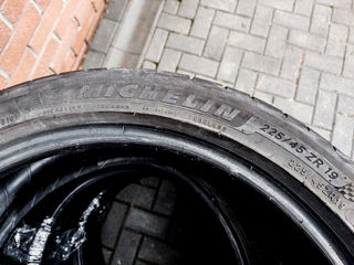 Michelin Pilot Sport 4 225/45 ZR19 foto 2