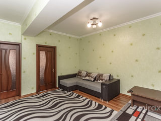 Apartament cu 2 camere, 60 m², Buiucani, Chișinău foto 1
