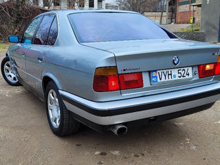 BMW 5 Series foto 5