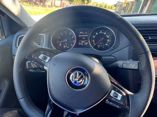 Volkswagen Jetta foto 2