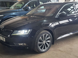 Skoda Superb foto 2