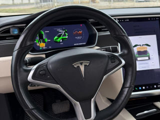 Tesla Model X foto 10