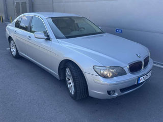 BMW  750i foto 3