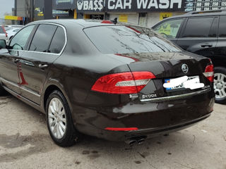 Skoda Superb foto 2