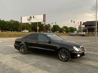 Mercedes E-Class foto 2