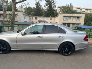 Mercedes E-Class foto 8