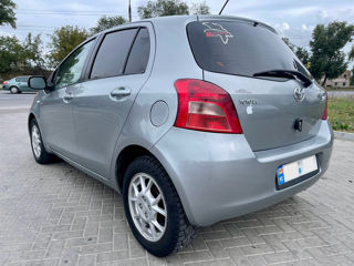 Toyota Yaris foto 3