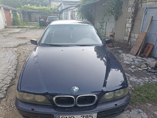 BMW 5 Series foto 6