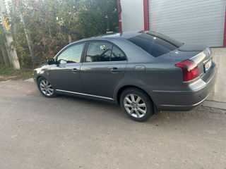 Toyota Avensis foto 5