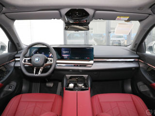 BMW i5 foto 7