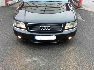 Audi A8 foto 1