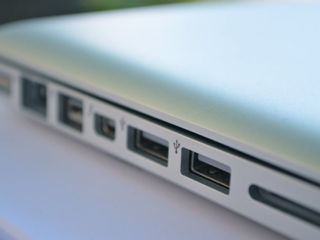 MacBook 13" 8 Gb/1 Tb с фирменной зарядкой foto 3