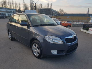 Skoda Fabia foto 2