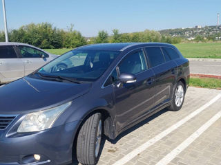 Toyota Avensis foto 2