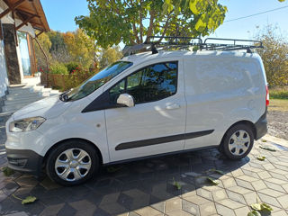 Ford Transit Courier foto 2