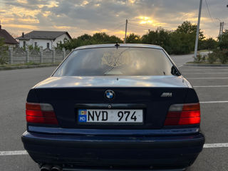 BMW 3 Series foto 7