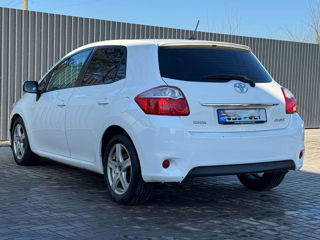 Toyota Auris foto 2