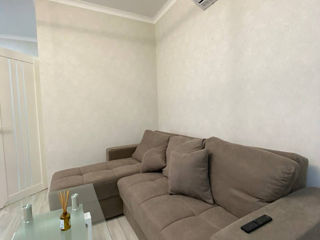 Apartament cu 2 camere, 80 m², Centru, Chișinău foto 2