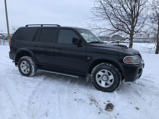 Mitsubishi Pajero Sport foto 4