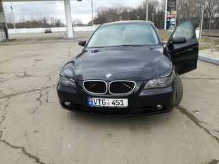 BMW 5 Series foto 1