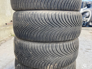 Se vând 4 cauciucuri 215/55 r 16 (michelin) 2550 lei!