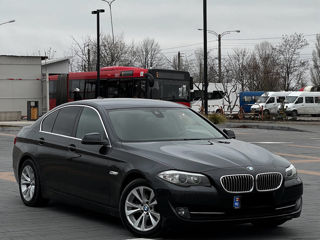 BMW 5 Series foto 3