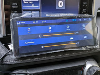 Monitor portativ pentru orice autoturism