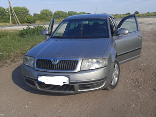 Skoda Superb foto 1