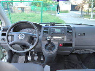 Volkswagen Caravelle foto 2