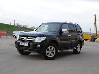 Mitsubishi Pajero foto 1