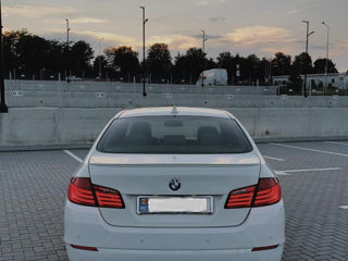 BMW 5 Series foto 9