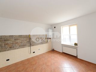 Casă în 2 nivele, reparație euro nefinisată, 6 ari teren, Colonița, 74000 € ! foto 3